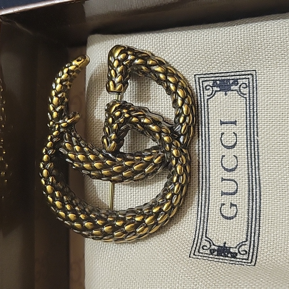 GUCCI DOUBLE G BROOCH NIB - Picture 2 of 3